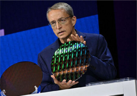 Акции Intel подскочили на фоне слухов о сделках с Broadcom и TSMC