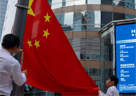 Золото бьет рекорды, а китайская растет вопреки тарифам