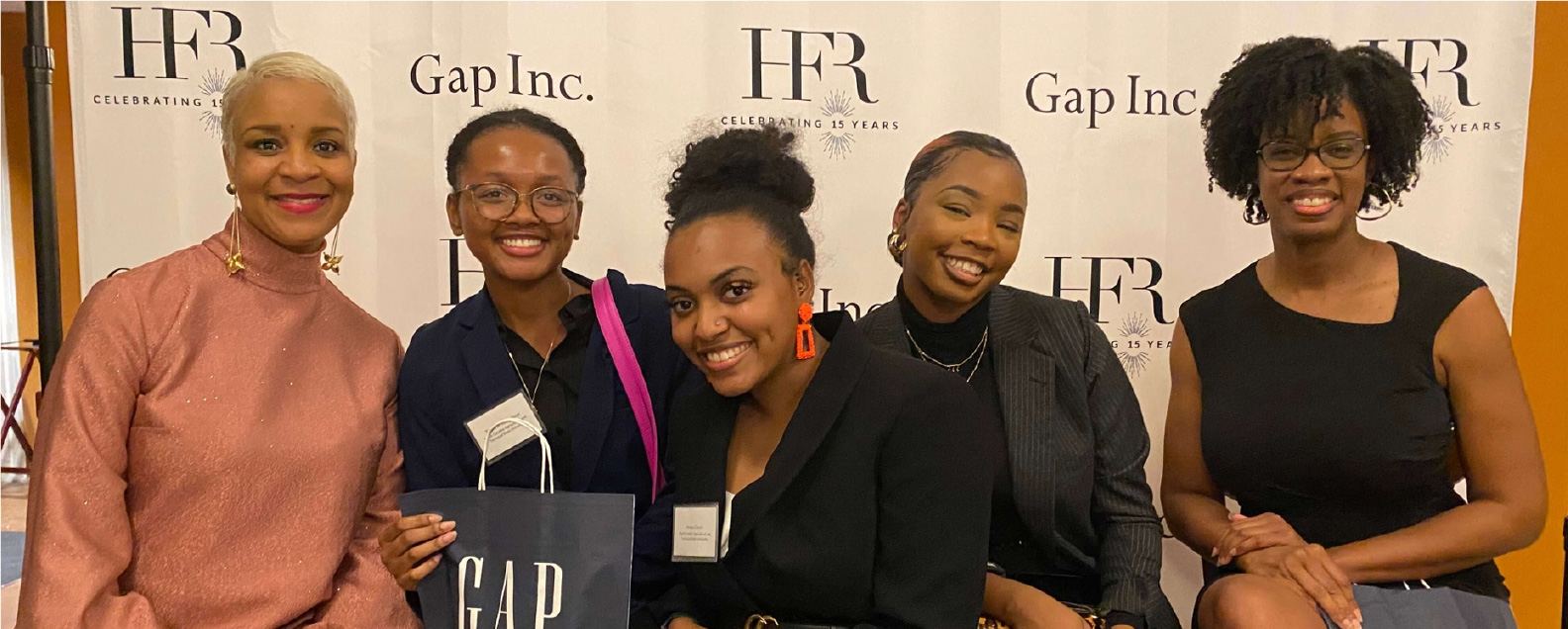 Акции GAP выросли на фоне удачного старта праздничного сезона продаж