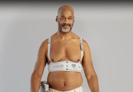 На фото: Система ASSURE® WCD для защиты пациентов, подверженных риску внезапной остановки сердца. Источник: kestramedical.com