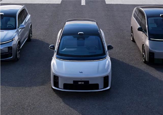 Акции Li Auto резко подскочили после дебюта электромобиля 