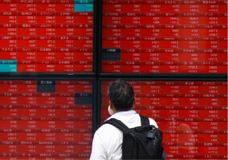 Рынки США обвалились из-за тарифов Трампа