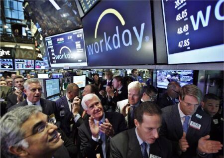 Insider Monkey выявил фаворитов в портфеле Джеффа Безоса