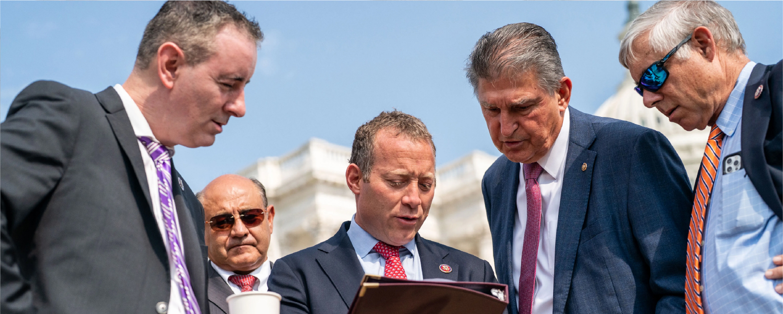 Раскрыты данные об акциях сенаторов США