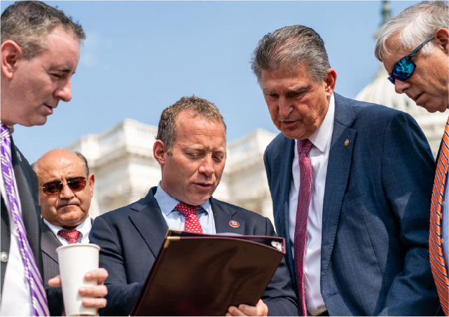 Раскрыты данные об акциях сенаторов США