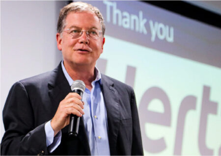 Стало известно имя миллиардера, стоявшее за взлетом акций Hertz