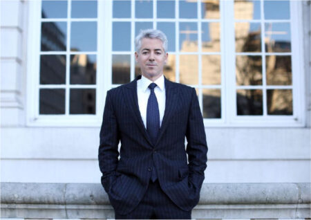 Баффетт и Акман перестраивают портфели, уходя от банков к Uber и потребительским акциям