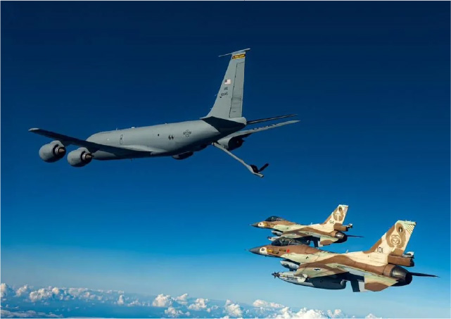 Рынки АТР падают, нефть дорожает на фоне ударов Израиля по Ирану