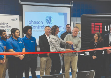 Промышленный сектор опережает технологии и выигрывает от тарифов Трампа