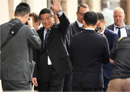 Трамп отложил введение пошлин на товары из Китая на 90 дней