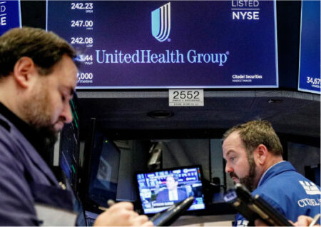 Акции UnitedHealth укрепились после инвестиций Уоррена Баффета и Майкла Берри