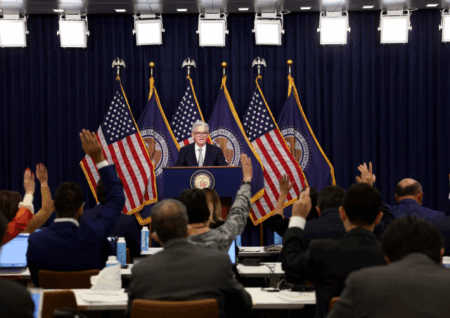 Протоколы ФРС: Половина чиновников ожидает еще два снижения ставки к концу 2025 года