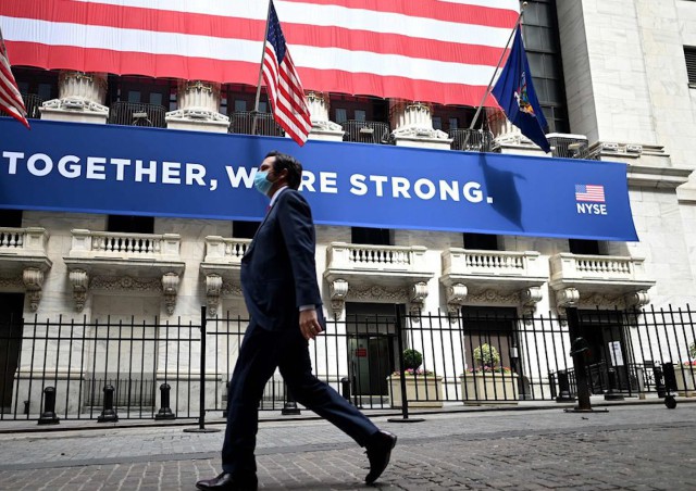 Dow теряет 550 пунктов, вся надежда на отчет Nvidia