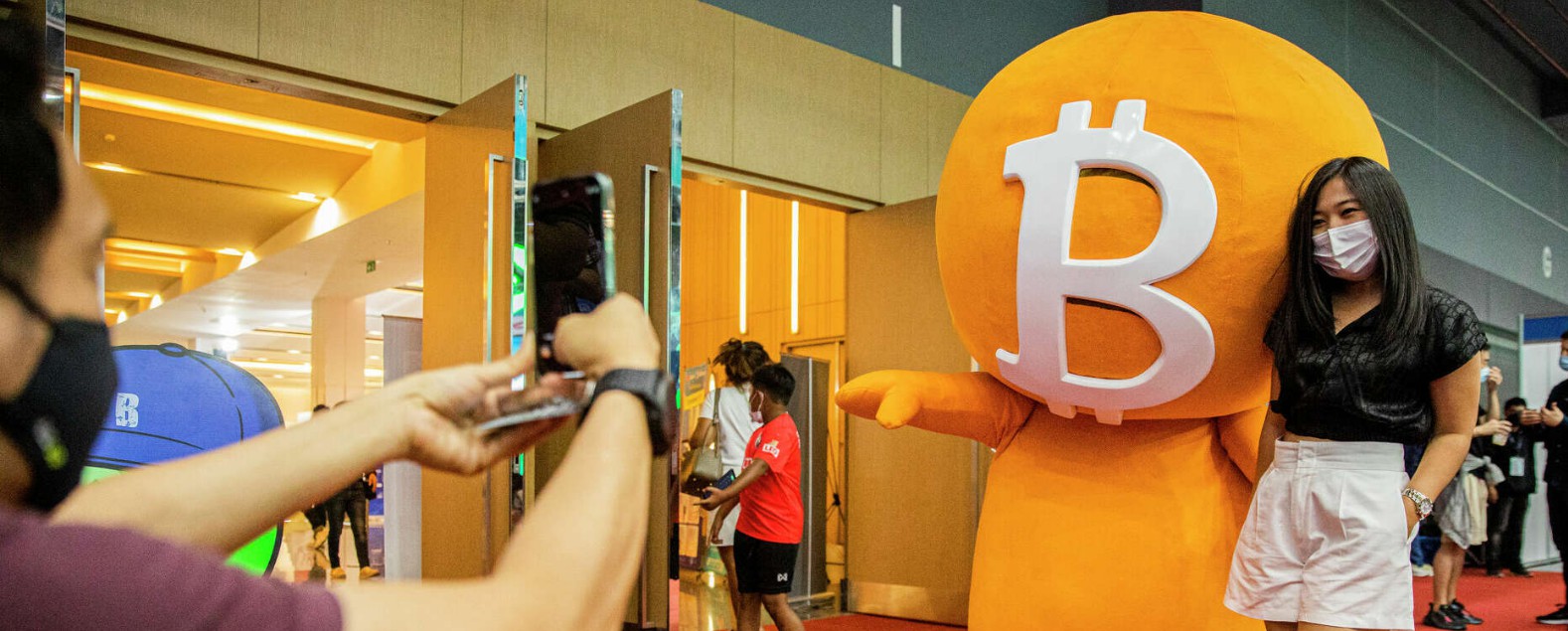 Военная операция США подбросила Bitcoin к отметке $93 000 (+1,8%)